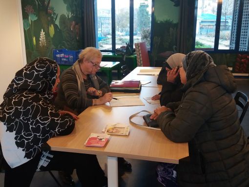 Solidarietà femminile a scuola di lingua: i corsi di italiano per straniere a Mirafiori Sud