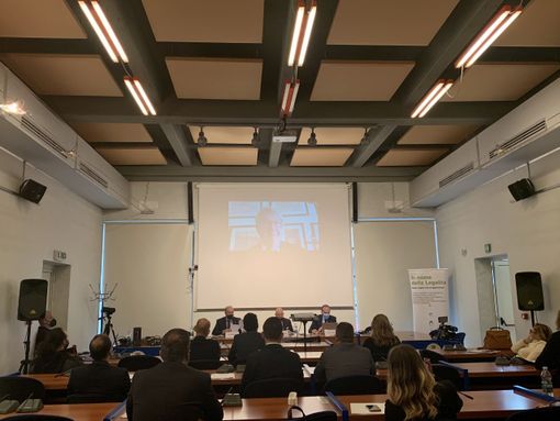 tavolo relatori conferenza gioco sicuro tavolo relatori conferenza gioco sicuro