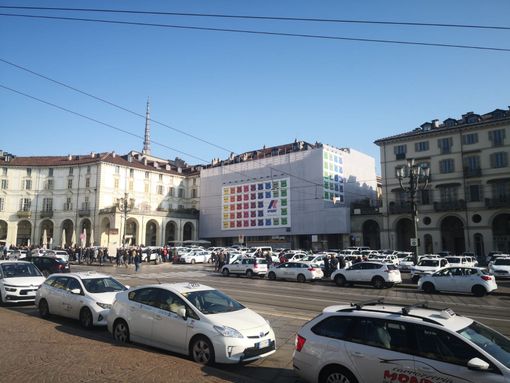 taxi in piazza Vittorio Veneto