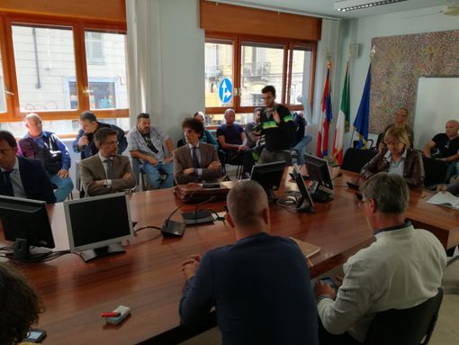 Comital e Lamalu, nuovo bando e nessuna certezza per i 130 laboratori. Si spera nel ministero (VIDEO)