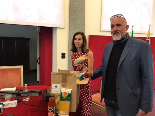 Coronavirus, Torino Solidale segue stabilmente 7400 famiglie: ogni mese distribuiti 11-12 mila panieri di cibo e beni primari