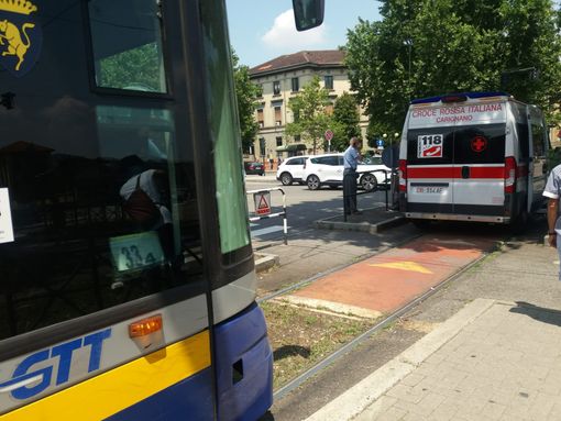 Donna islamica incinta insultata sul 4 ha un malore: linea ferma al Mauriziano