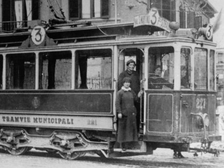 Il tram al femminile arriva a Torino: voci di appartenenza e libertà
