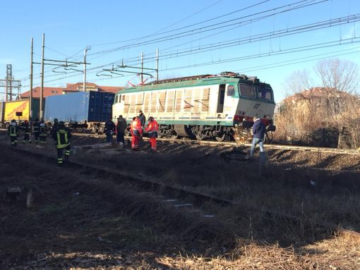 "Una giusta sepoltura per il ragazzo nigeriano buttatosi dal treno, che da tre mesi è in obitorio"