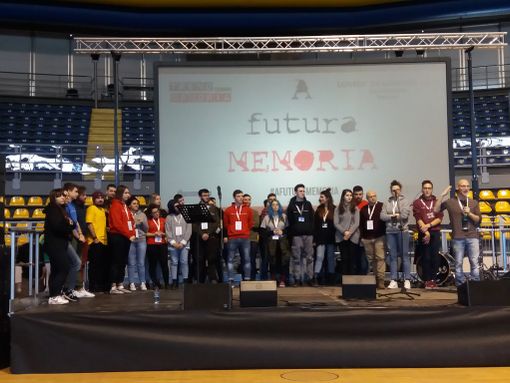 I ragazzi del Treno della Memoria sulla rotta della Sea Watch: "Capire la storia per trovare le analogie col presente" I ragazzi del Treno della Memoria sulla rotta della Sea Watch: "Capire la storia per trovare le analogie col presente"