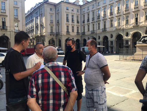 A Torino la frustrazione dei dipendenti Tundo: &quot;Cassa integrazione al 40%, facciamo la fame&quot; [VIDEO]