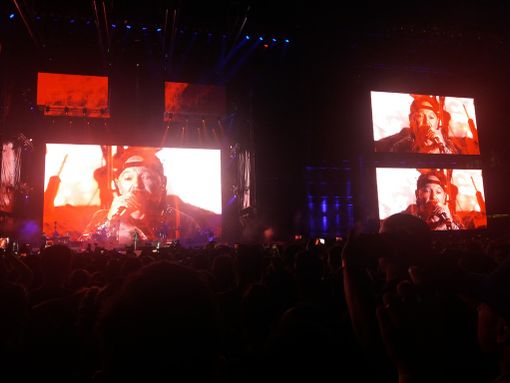 Vasco e la sua squadra: preghiera rock alla luna per “un mondo migliore”