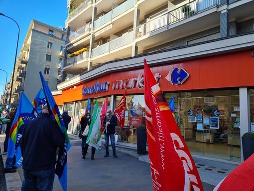 Supermercato Carrefour via Tripoli