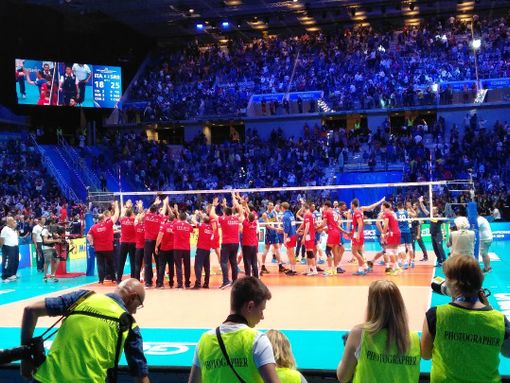Mondiali di pallavolo: una Serbia mostruosa annichilisce l'Italia, è amaro l'esordio degli azzurri al Pala Alpitour di Torino Mondiali di pallavolo: una Serbia mostruosa annichilisce l'Italia, è amaro l'esordio degli azzurri al Pala Alpitour di Torino