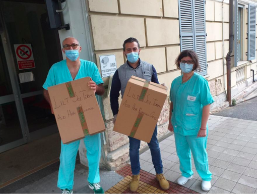 Un momento delle donazioni Un momento delle donazioni