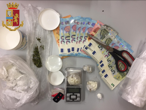 Giro di vite contro lo spaccio a San Salvario: arrestati tre pusher pedinati fino al "covo" Giro di vite contro lo spaccio a San Salvario: arrestati tre pusher pedinati fino al "covo"