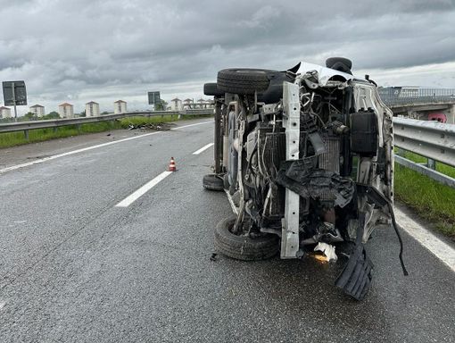 Furgone si ribalta all'altezza della barriera di Falchera: traffico in tilt sulla tangenziale