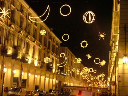 Luci d'artista a Torino, il maltempo fa annullare tutti gli appuntamenti previsti "all'esterno" Luci d'artista a Torino, il maltempo fa annullare tutti gli appuntamenti previsti "all'esterno"