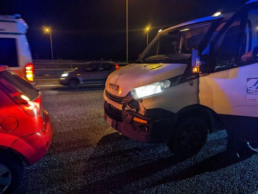 Tamponamento tra tre auto in tangenziale all'altezza di corso Regina: il traffico è bloccato Tamponamento tra tre auto in tangenziale all'altezza di corso Regina: il traffico è bloccato