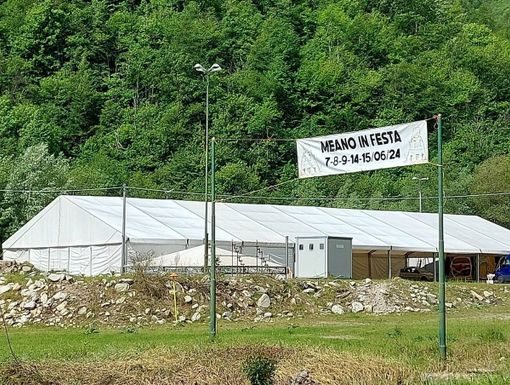 Il capannone della festa, dove si sono introdotti i ladri Il capannone della festa, dove si sono introdotti i ladri