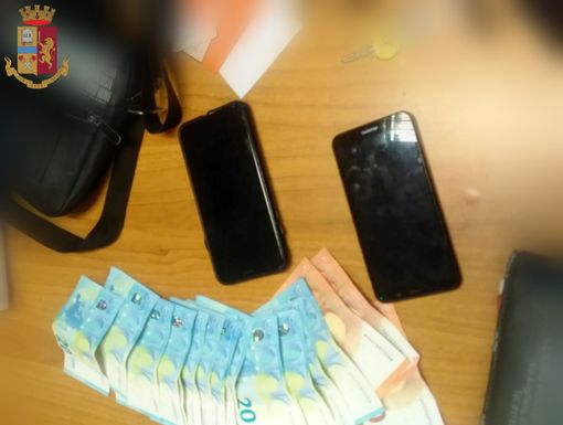 Sequestro di polizia a due pusher