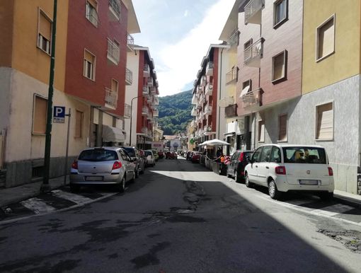 Torre Pellice riempie le buche del centro e di via Coppieri