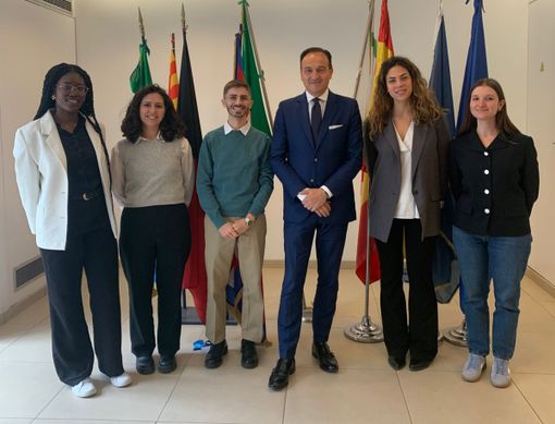 Tirocini a Bruxelles: una nuova opportunità per studenti e laureati piemontesi Tirocini a Bruxelles: una nuova opportunità per studenti e laureati piemontesi