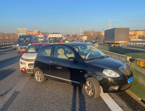Incidente tra Collegno e l'interscambio, traffico paralizzato sulla tangenziale nord