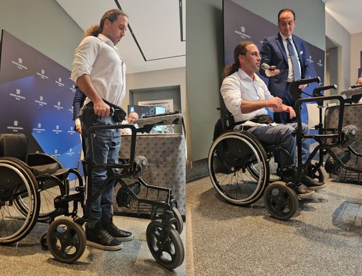 Su una sedia a rotelle dopo lo schianto in moto, torna a camminare grazie all'IA