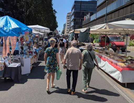 Musica, sport e sorrisi alla festa di via Nizza