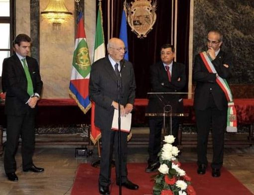 Giorgio Napolitano durante una visita Giorgio Napolitano durante una visita