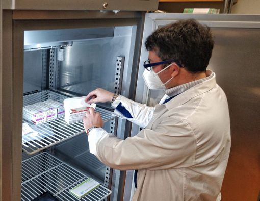 Vaccini, il governatore della Liguria Toti: "Ipotesi accordo con il Piemonte per vaccinare i turisti" Vaccini, il governatore della Liguria Toti: "Ipotesi accordo con il Piemonte per vaccinare i turisti"