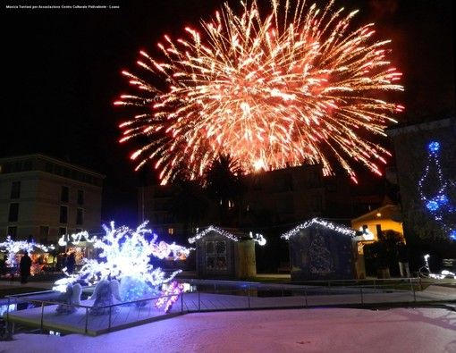 Il Villaggio di Natale, capodanno in piazza con M2O e fuochi d'artificio: Loano si accende con gli "Incanti di Natale" Il Villaggio di Natale, capodanno in piazza con M2O e fuochi d'artificio: Loano si accende con gli "Incanti di Natale"