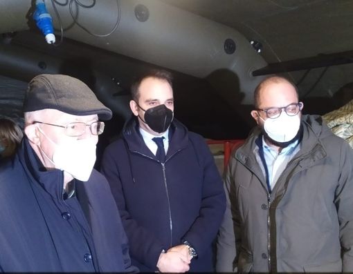 Lo Russo in visita al campo di accoglienza davanti al Duomo: &quot;Risposta emergenziale, serve approccio integrato&quot;