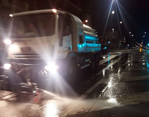 Coronavirus, prosegue l'opera di igienizzazione delle strade di Torino