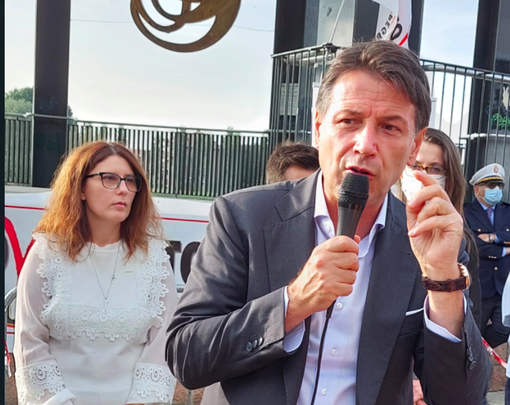 Giuseppe Conte a San Mauro (ph. Tancredi Pistamiglio) Giuseppe Conte a San Mauro (ph. Tancredi Pistamiglio)