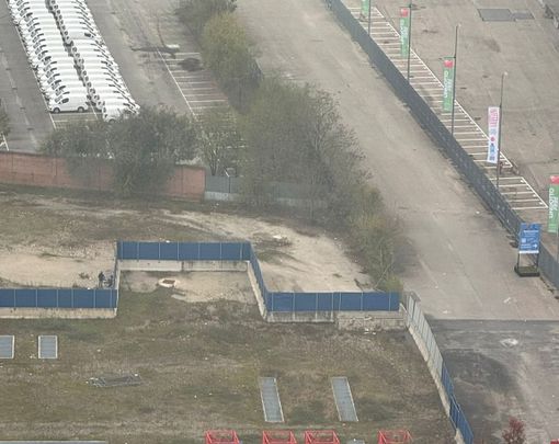 Pusher in pieno giorno a due passi dal grattacielo della Regione Pusher in pieno giorno a due passi dal grattacielo della Regione