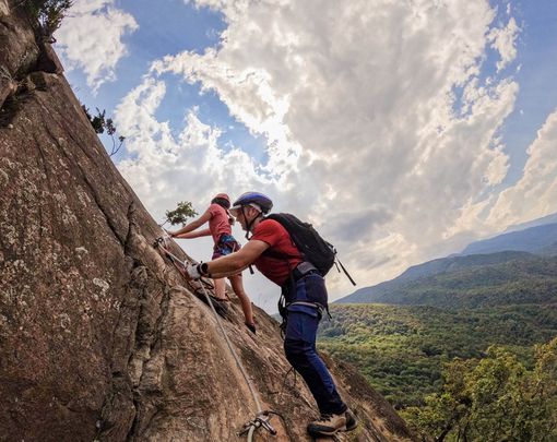 A 10 anni scala la Ferrata della Sacra di San Michele (Torino) in meno di 4 ore: la varazzina atleta in erba è Linda Cerruti