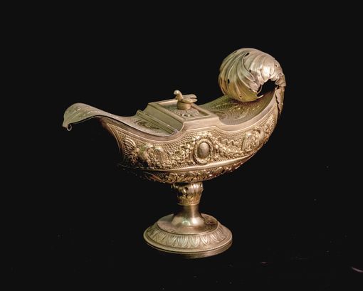 Il suadente Oman distillato in gocce: ai Musei Reali una mostra tutta da odorare Il suadente Oman distillato in gocce: ai Musei Reali una mostra tutta da odorare