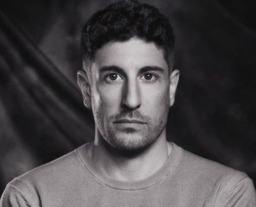 Jason Biggs salta la conferenza stampa del Torino Film Festival per un malore Jason Biggs salta la conferenza stampa del Torino Film Festival per un malore