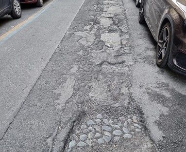 Strade dissestate in San Salvario: residenti e commercianti chiedono un'asfaltatura urgente