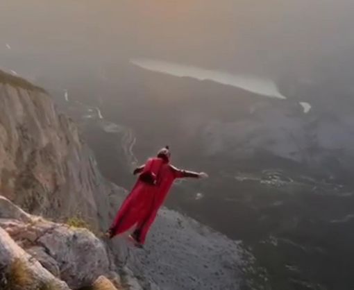 Immagine da un video pubblicato sul profilo Instagram del giovane Immagine da un video pubblicato sul profilo Instagram del giovane