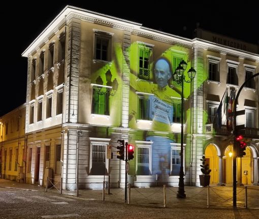 Nichelino 'in giallo' onora il ricordo di Pantani aspettando il passaggio del Tour Nichelino 'in giallo' onora il ricordo di Pantani aspettando il passaggio del Tour