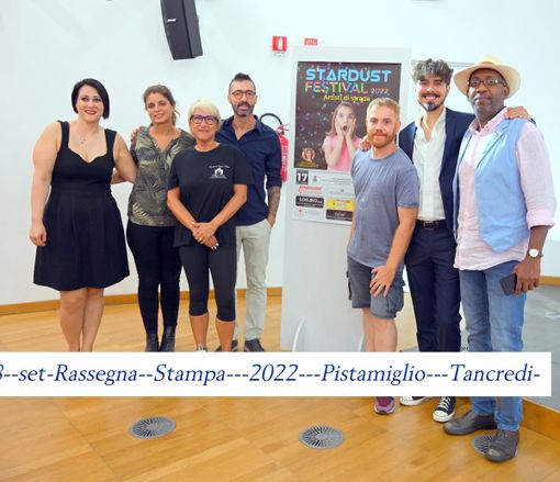 tavolo di relatori a presentazione tavolo di relatori a presentazione