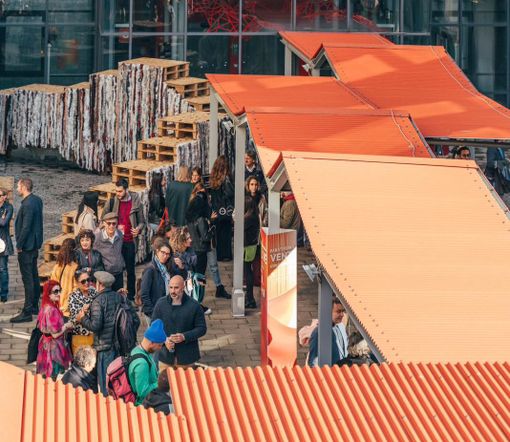 Artissima e le altre: primo giorno con code davanti ingressi di tutte le fiere in città Artissima e le altre: primo giorno con code davanti ingressi di tutte le fiere in città