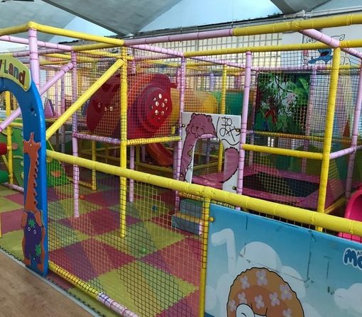 Giochi pericolosi in una ludoteca: sequestrati dalla polizia municipale