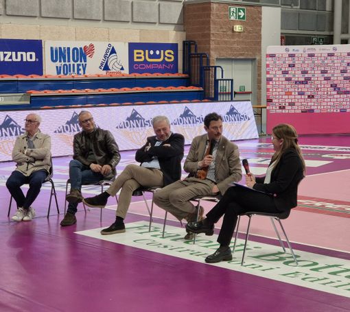 Galleano, secondo da destra