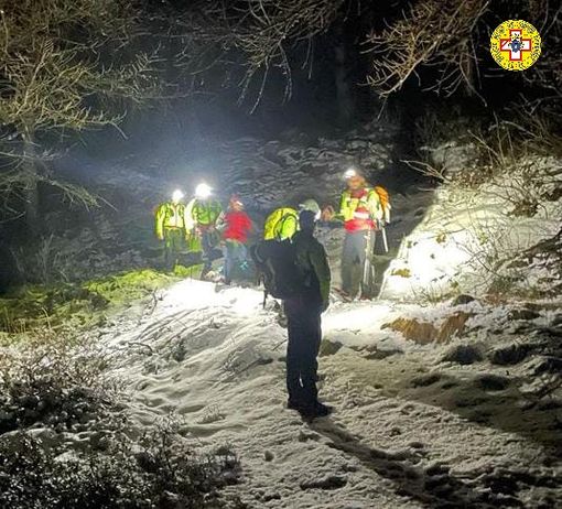 Escursionista svedese si perde a causa del maltempo: salvata nella notte dal Soccorso Alpino