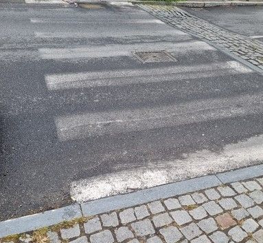 Basta strisce pedonali 'fantasma' in Circoscrizione 5: interventi in arrivo