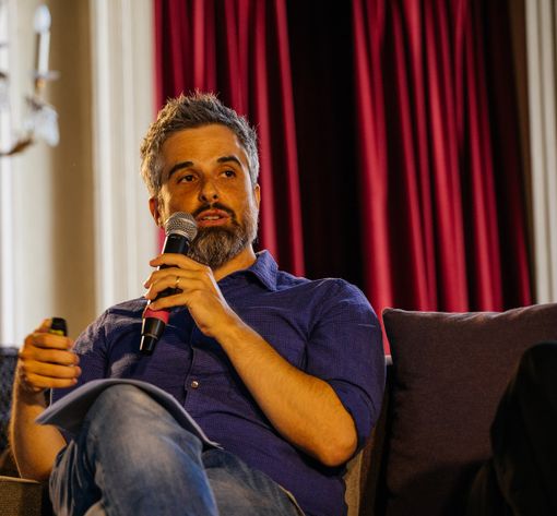&quot;La spiritualità dove meno ce l'aspettiamo&quot;: Buonaiuto presenta la sua raccolta di racconti