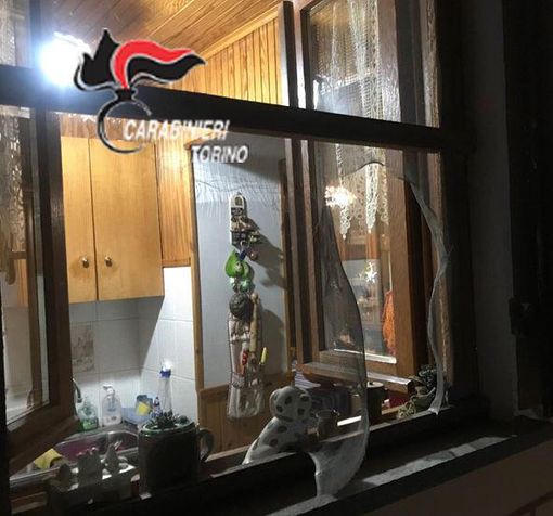 Collegno, tenta di rubare in casa ma sveglia i proprietari: arrestato dai carabinieri
