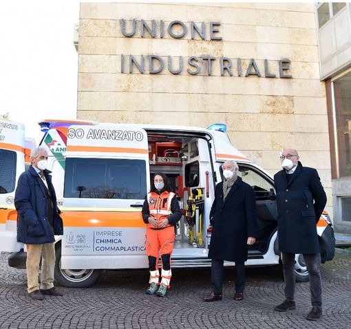 Da sinistra, Paolo Parato, Presidente imprese Chimiche Unione Industriale di Torino, Elena Tamagno, Presidente Pubblica Assistenza di Sauze d'Oulx, Giorgio Marsiaj, Presidente dell’Unione Industriale di Torino, Silvio Marioni, Presidente imprese Gommaplastica Unione Industriale di Torino Da sinistra, Paolo Parato, Presidente imprese Chimiche Unione Industriale di Torino, Elena Tamagno, Presidente Pubblica Assistenza di Sauze d'Oulx, Giorgio Marsiaj, Presidente dell’Unione Industriale di Torino, Silvio Marioni, Presidente imprese Gommaplastica Unione Industriale di Torino