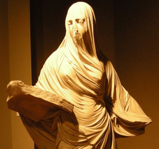 La storia della Dama Velata: la principessa russa che cerca ancora il suo amore perduto tra le ombre di Torino