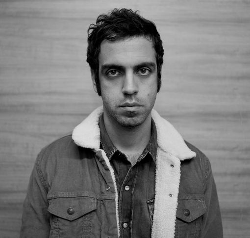 Off Topic: questa sera, i “Cantautori in canottiera” Andrea Poggio e Colapesce