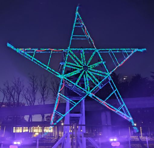 Le opere di Rebecca Horn e Gilberto Zorio brillano di luce nuova Le opere di Rebecca Horn e Gilberto Zorio brillano di luce nuova